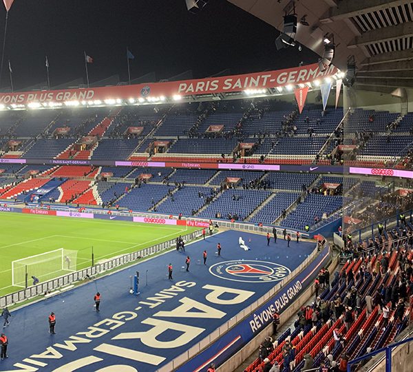 pSG team warming up